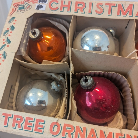 Vintage Christmas Tree Ornaments Set - Red, Orange, Silver - Picture 5 of 8